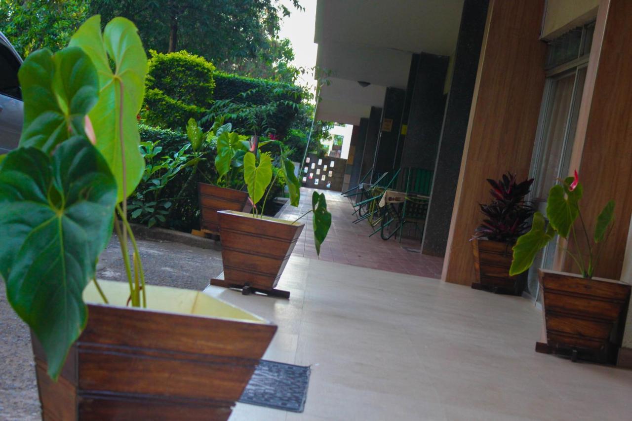 Equator Hotel 아루샤 외부 사진