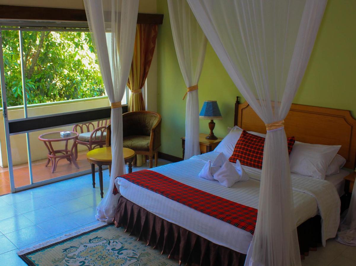 Equator Hotel 아루샤 외부 사진