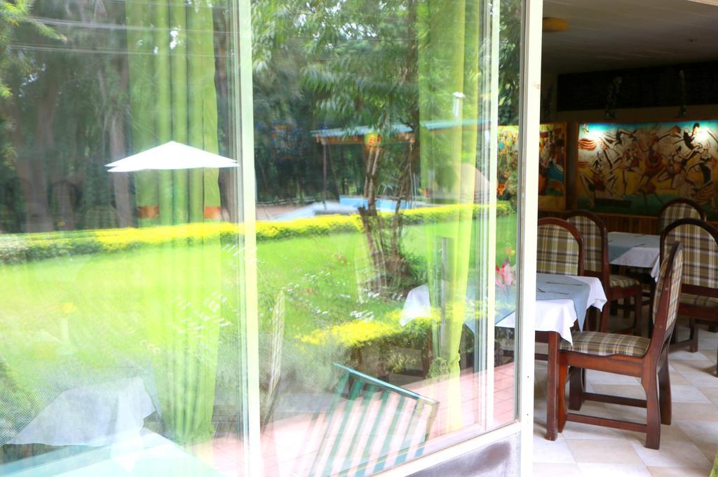 Equator Hotel 아루샤 외부 사진