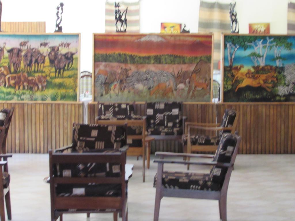 Equator Hotel 아루샤 외부 사진