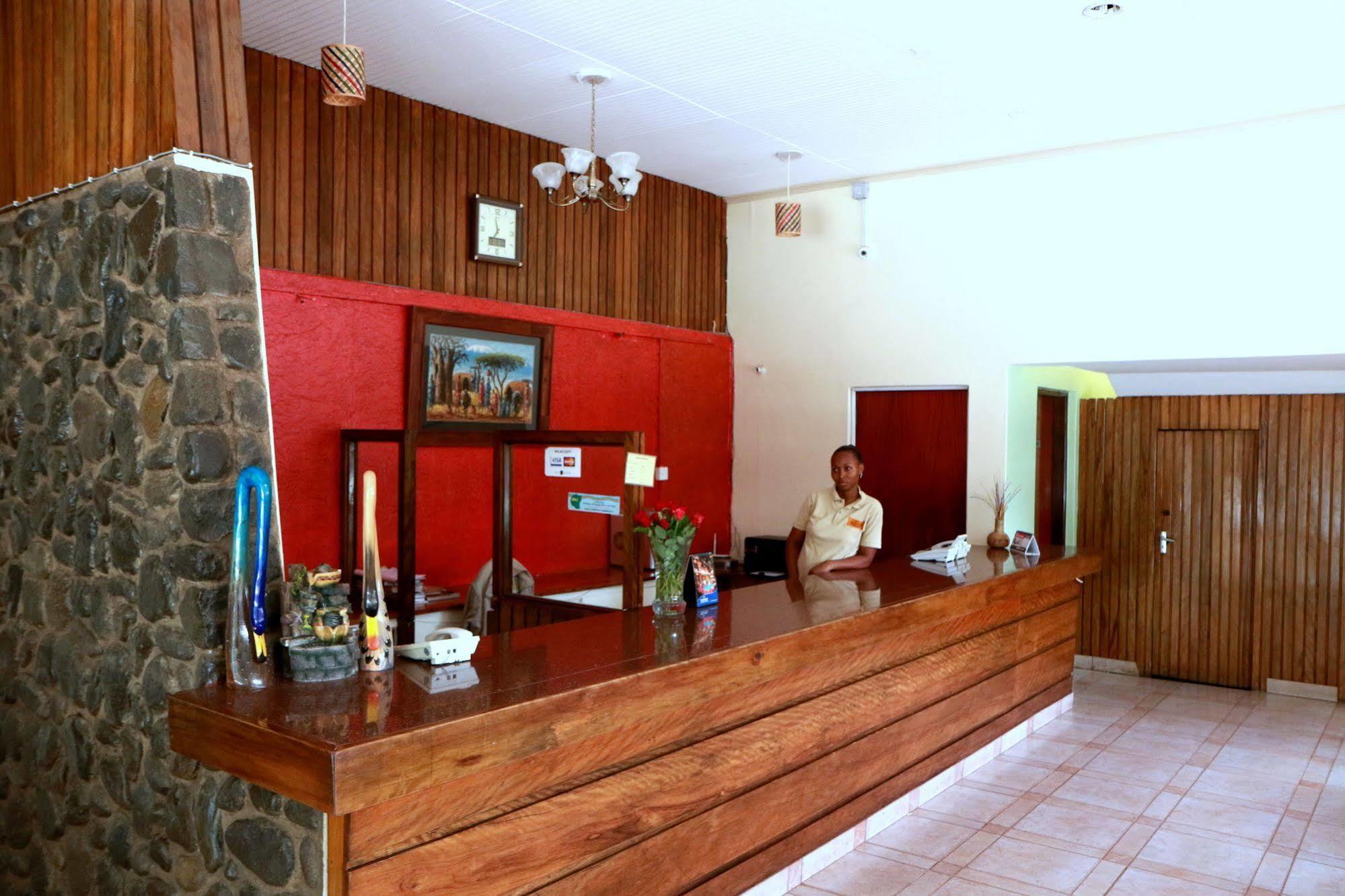 Equator Hotel 아루샤 외부 사진