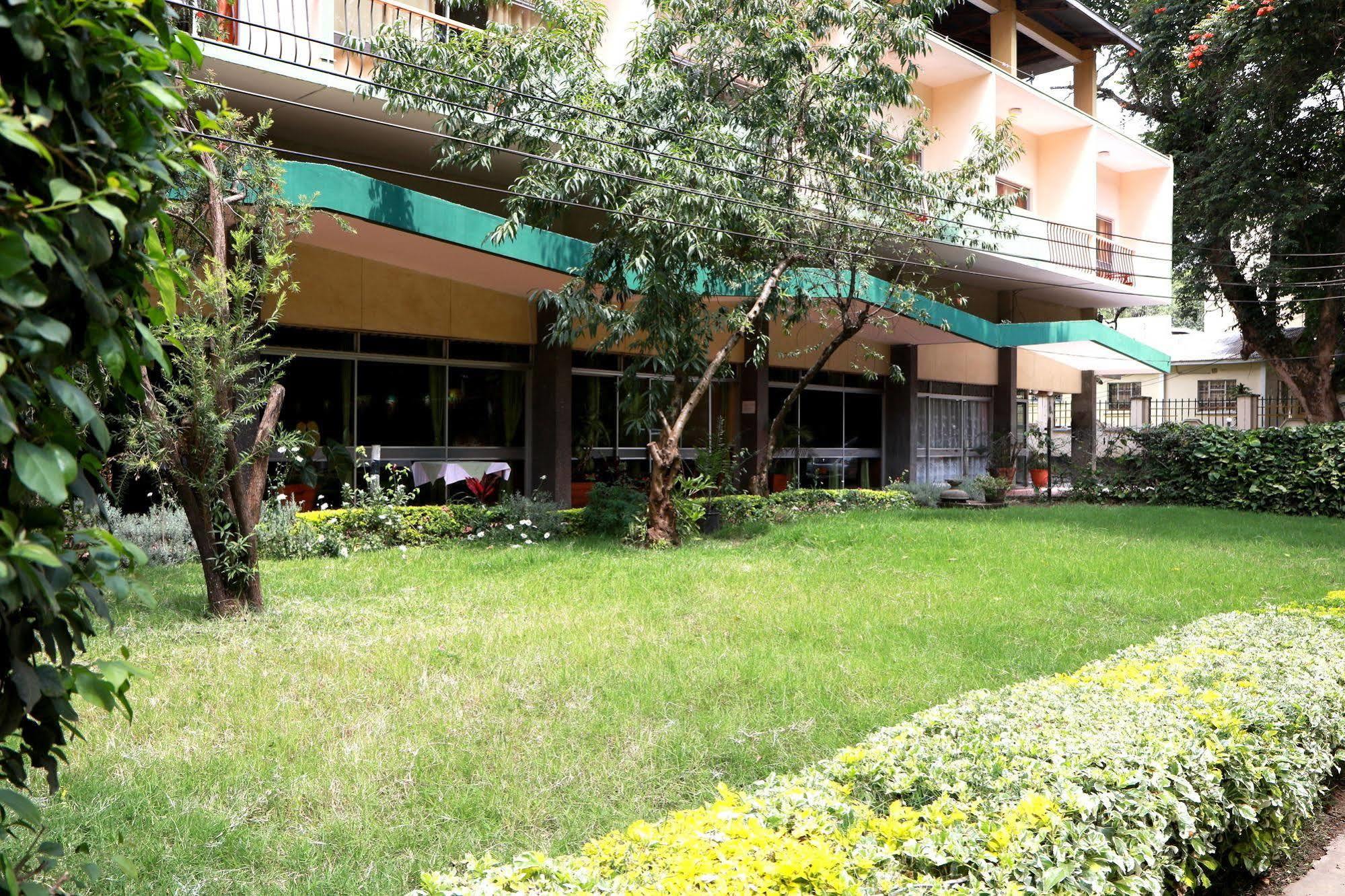 Equator Hotel 아루샤 외부 사진